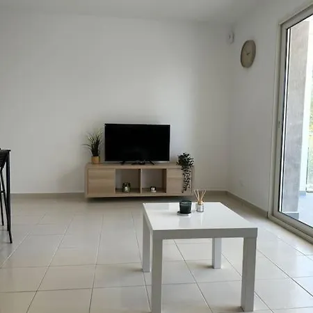 En